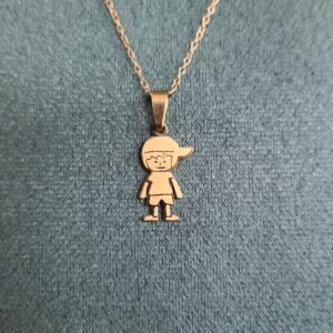Collier Garçon casquette or